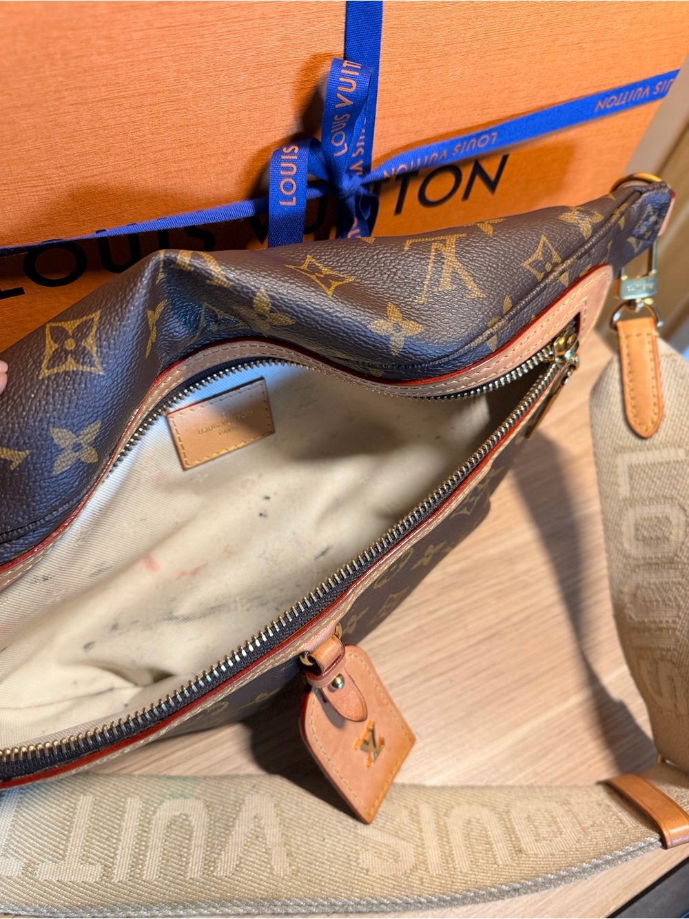 Louis Vuitton High Rise Monogram Bumbag M46784 Full Set + Receipt - Picture 7 of 9